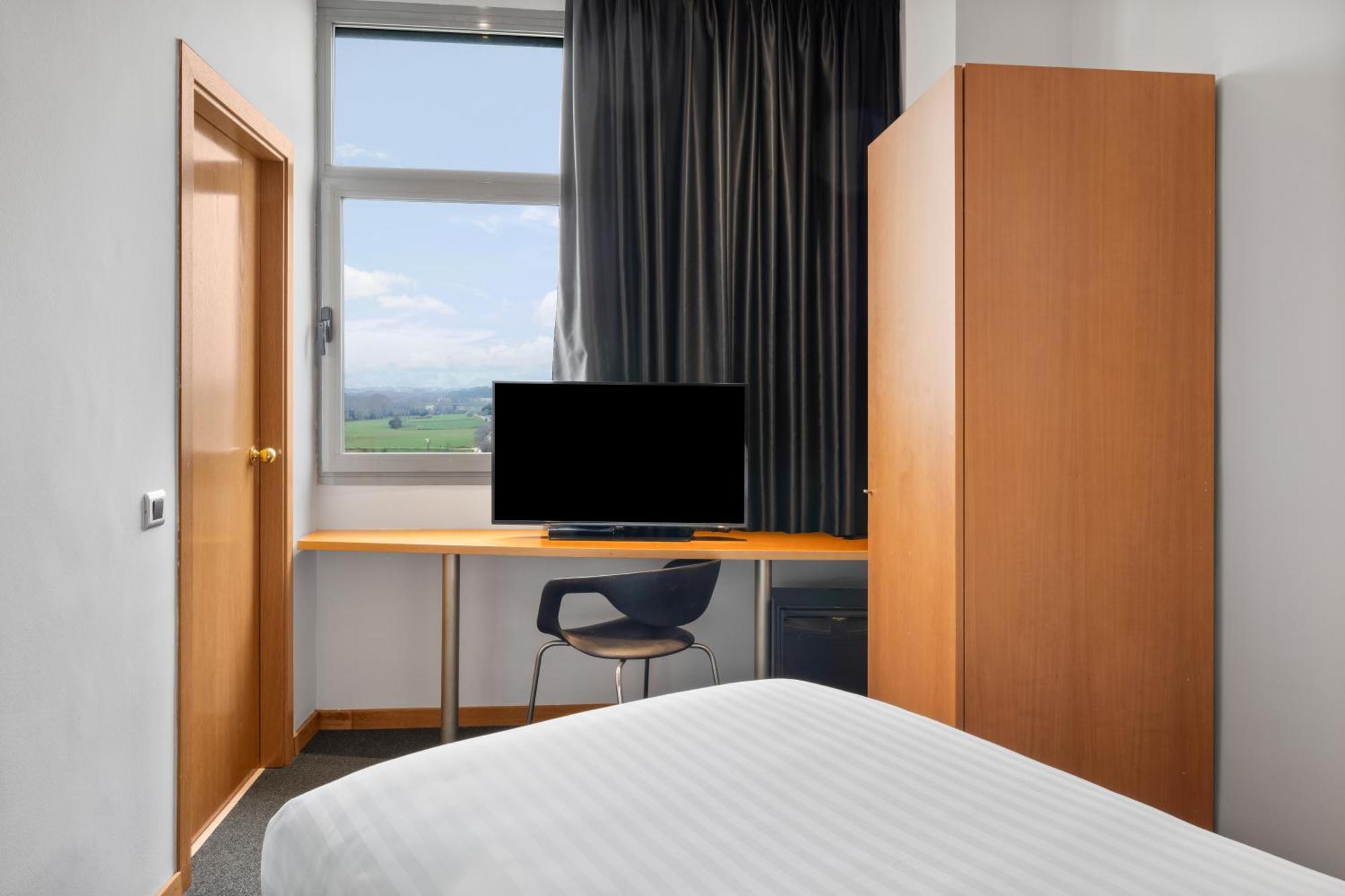 Hotel Porta De Gallecs 3*
